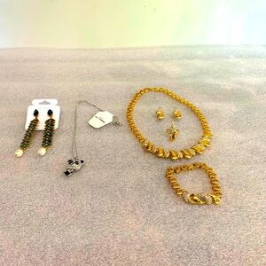 Brand new 6 pieces jewelry